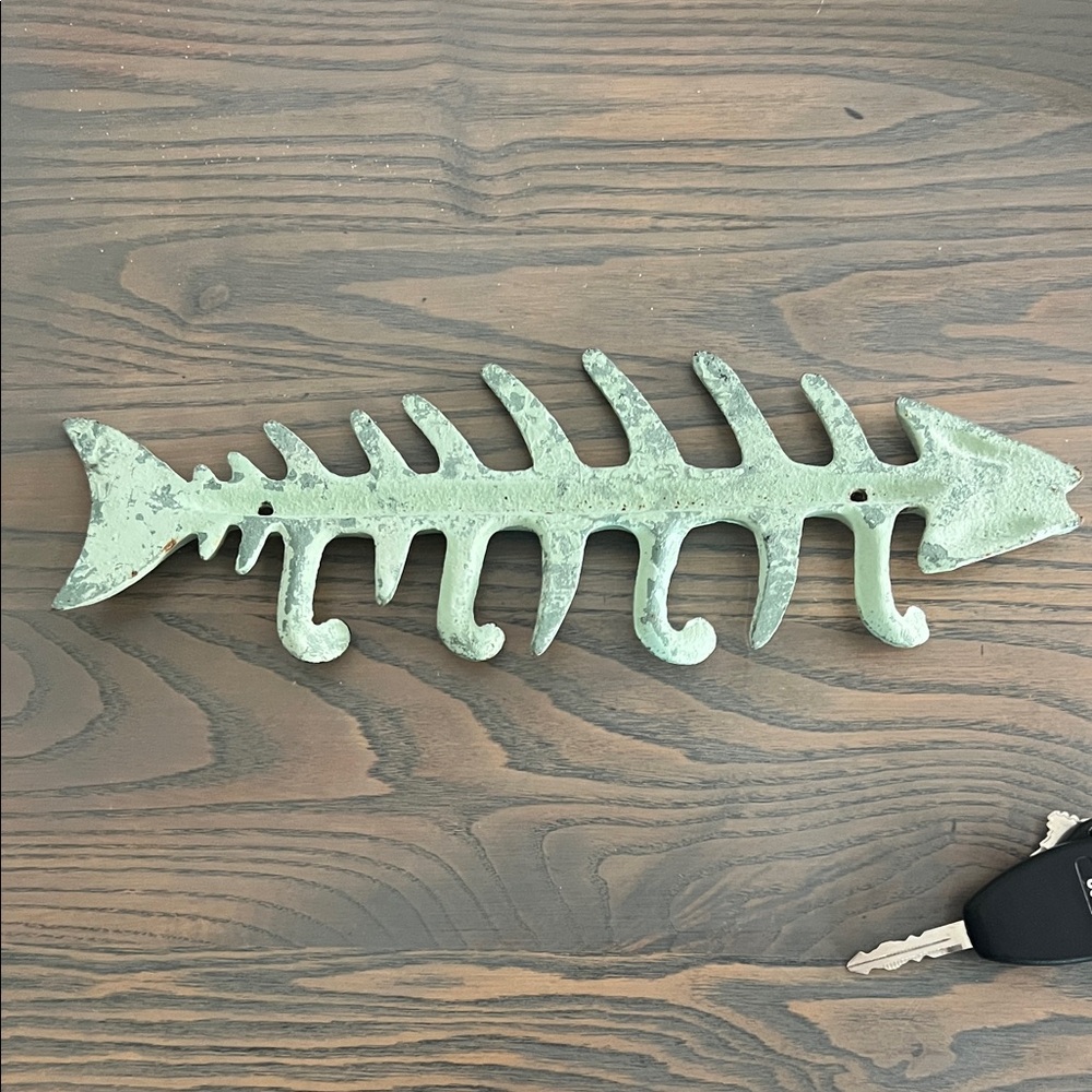 Decorative patina wrought iron Fish Bone Wall Hook - Picture 3 of 3
